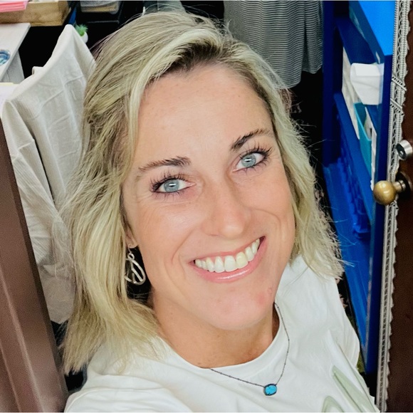 Meet your Posher, Kristin - Picture 1 of 1